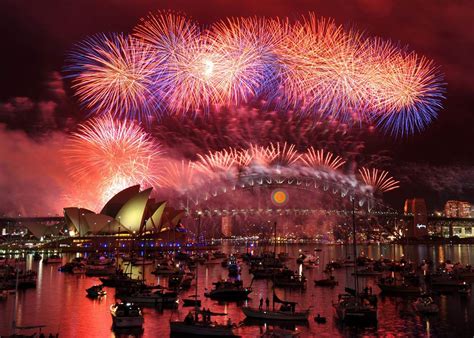10 biggest fireworks displays in the world dynamic fireworks