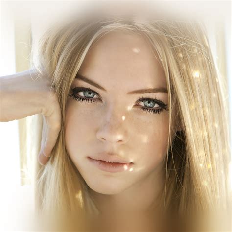 Hm Girl Face Blonde Beauty Wallpaper