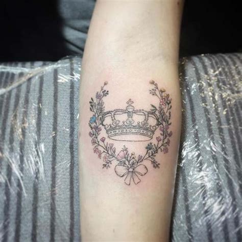 43 Creative Crown Tattoo Ideas For Women Page 2 Of 4