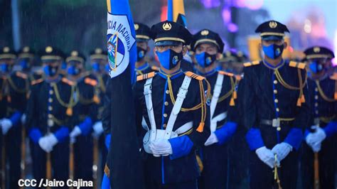 desfile policial en honor al 42 aniversario de la policía de nicaragua