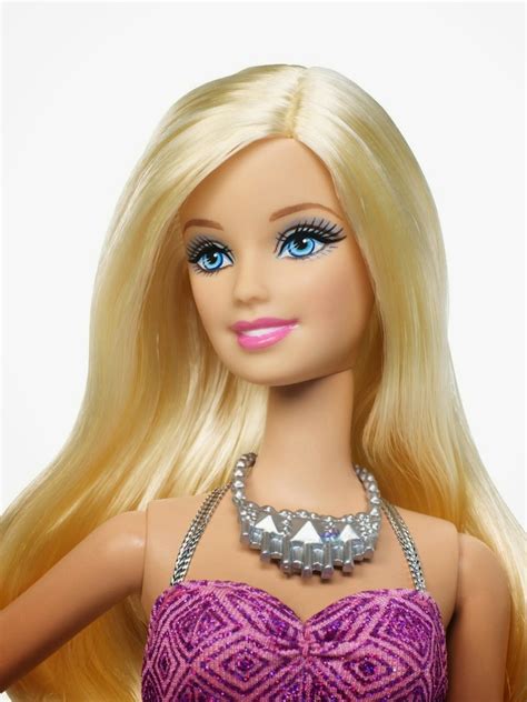 El Lavadero De Las Muñecas Mattel Lanza Una Nueva MuÑeca Barbie Sin Pelo