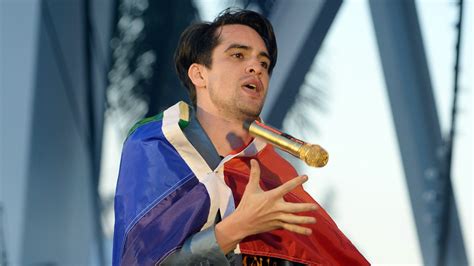 Panic At The Discos Brendon Urie Is Pansexual Variety