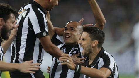 Acompanhe o clássico com a narração de josé carlos araújo. Contra o Corinthians, Botafogo vai se reencontrar com Roger