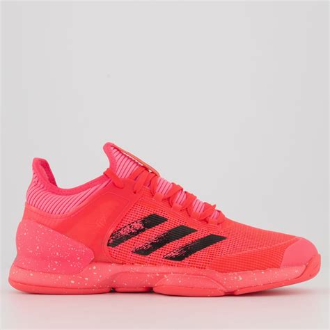 A game played between two or four people on a special playing area that involves hitting a small…. Tênis Adidas Adizero Ubersonic 2 Tokyo Rosa - FutFanatics