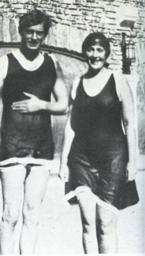 Agatha Christie And Her First Husband Archibald Christie In Honolulu