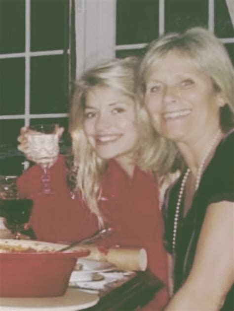 Holly Willoughby Admits She ‘cant Wait To Be Close To Her Mum In