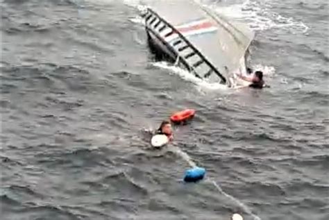 Coast Guard Boat Sinks With Four Officers On Board While Chasing Narco Boat Laptrinhx News
