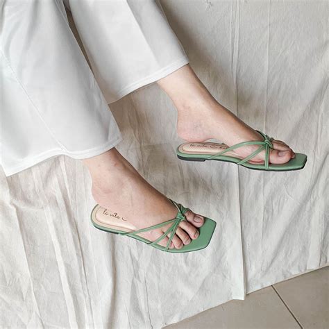 La Vita E Bella Misty Sandal Flat Jepit Teplek Wanita Model Flip Flop