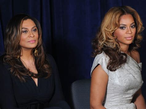 Beyonce S Mother Denies Pregnancy Rumor Cbs News
