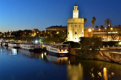 Sevilla synonyms, sevilla pronunciation, sevilla translation, english dictionary definition of sevilla. Crucero lujo con cena por Sevilla - guiasevilla.com