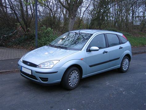 2005 Ford Focus ZX3 SE 2dr Hatchback 5-spd manual w/OD