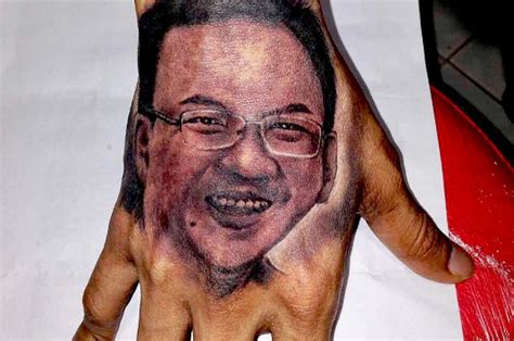 Sophia latjuba memiliki tato bertuliskan huruf arab di lengan atas bagian belakang tangannya. Gambar Tato Di Lengan Kanan - Koleksi Gambar HD