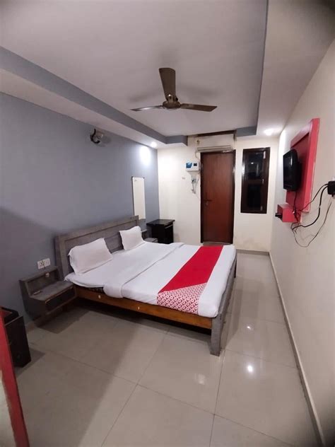 Oyo Hotel New Metro Near Phoenix United Lucknow Oyo Rooms Lucknow
