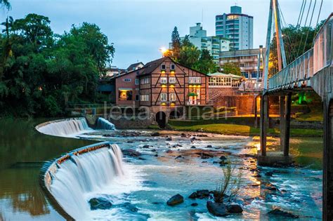 Santa catarina é um estado brasileiro localizado na região sul, a sua capital é florianópolis, uma cidade que abriga cerca de 421.240 habitantes. timbó-0059 | Timbó - Santa Catarina - Brasil | Ieda Funari ...