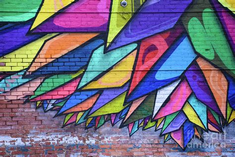 Graffiti Urban Colorful Graffiti City Wall Scales Feather Pattern