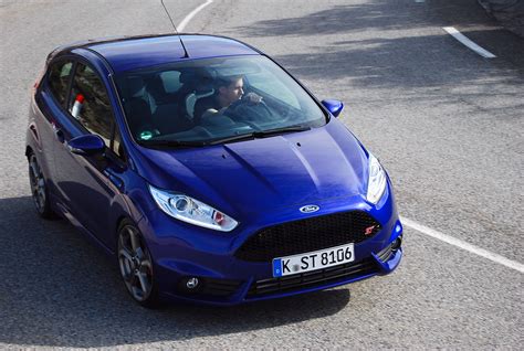 Ford Focus Vs Ford Fiesta St We Review And Compare Them