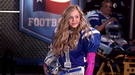 Pin By ♡lorraine Osullivan♡ On Brec Bassinger♡ Bella And The