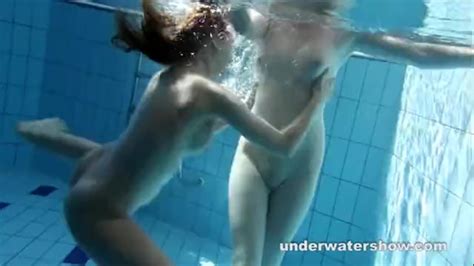 Underwater Show Zuzanna And Lucie Playing Underwater