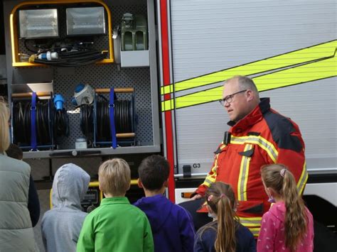 Gleich Zwei Feuerwehren Zu Besuch An Der Grundschule Grundschule Lappersdorf