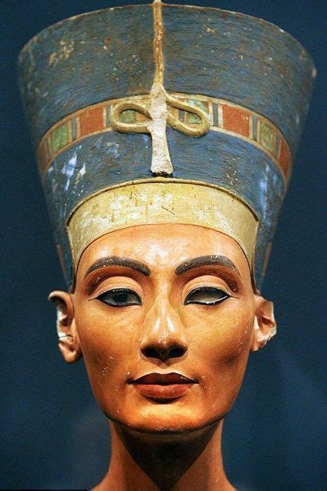 The 3300 Year Old World Famous Bust Of The Egyptian Beautiful Queen Nefertiti Ancient Egypt