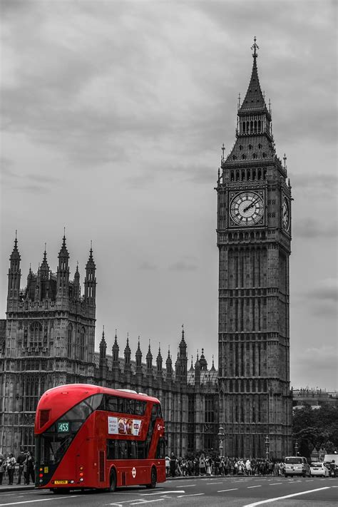 London Black And White And Red Wallpaper
