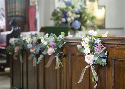 Pin By Lucy Jackson On Pew Ends Pew Flowers Barn Wedding Flowers