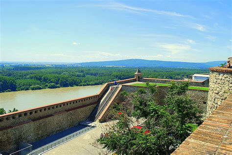 Hongarije is een middelgroot land in het centrale deel van europa. De Donau is de levensader van Hongarije - HungariaHuizen