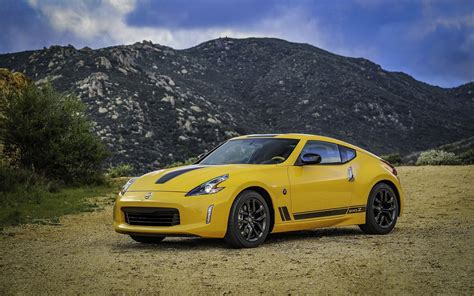 Download Wallpapers Nissan 370z 2018 Heritage Edition Yellow 370z