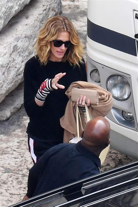 Julia Roberts Looks Unreal In Verona While Shooting Ad Campaign