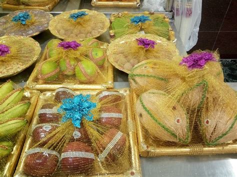 Decorate your wedding, bridal shower, hen party with this beautiful sunflowers garland. Seer Varisai Thattu Items | Seer Varisai Plates Decoration ...