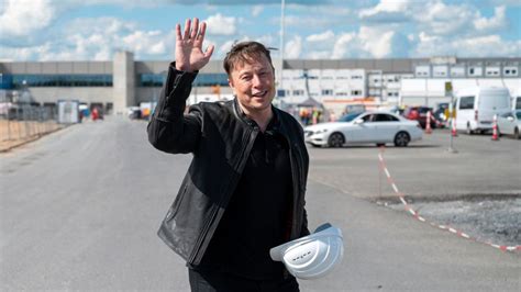 Tesla Werk In Gr Nheide Ig Metall Wirbt Um Gewerkschaftsmitglieder