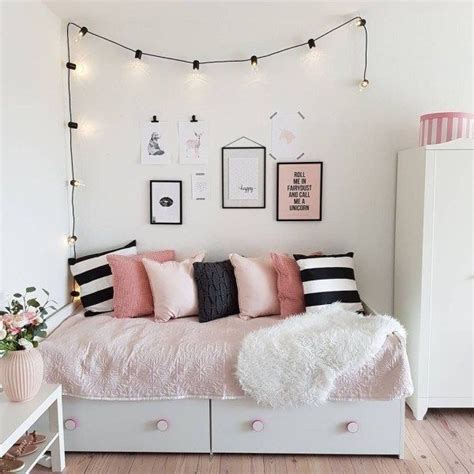 46 Lovely Girls Bedroom Ideas Trendehouse Small Room Bedroom Small