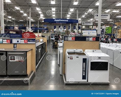 Lowes Home Improvement Store Editorial Stock Image Image Of Equipment