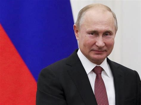 Putin earned a black belt in judo at the age of 18. Analyse: Wladimir Putins schwerste politische Krise ...
