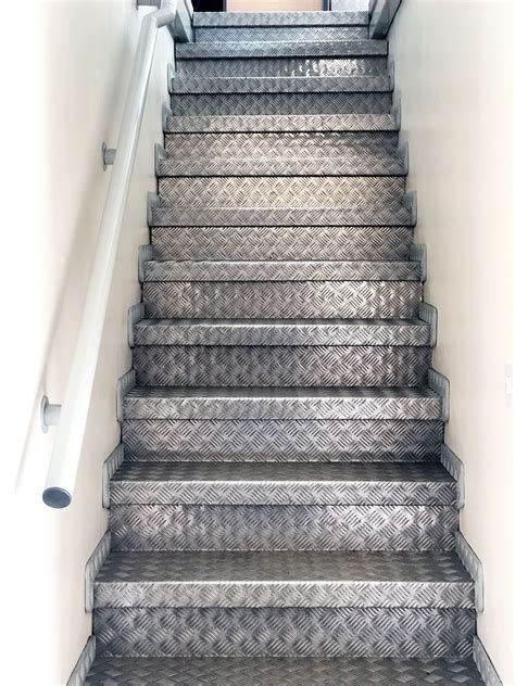 Checker Plate Stairs Non Slip Durable Aluminium Contact Us If You