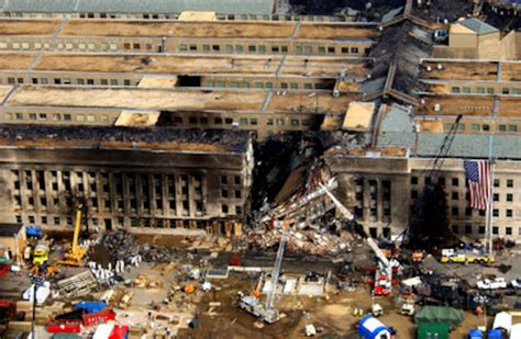 Fbi Agents Fire Fighters Rescue Workers And Engineers Work At The Pentagon Crash Site