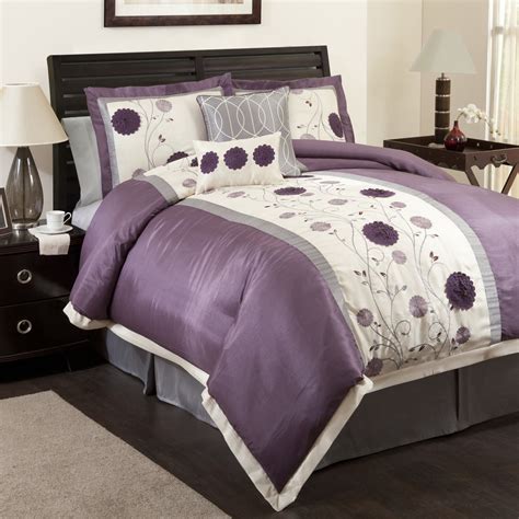The accent print is a printed lattice pattern in white and gray. purple%20bedding%20set.jpg