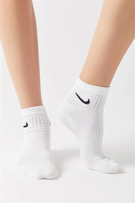 nike everyday cushion quarter sock 6 pack nike socks outfit white nike socks sock outfits