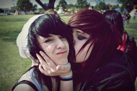 Pin By ️emofreak ️ On Girl Love With Images Cute Lesbian Couples