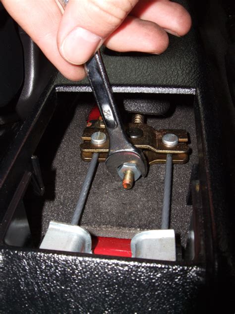 How to Adjust MG ZR / Rover 25 Handbrake
