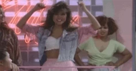 Meanwhile She Knows How To Bust A Move Kelly Kapowski Pictures