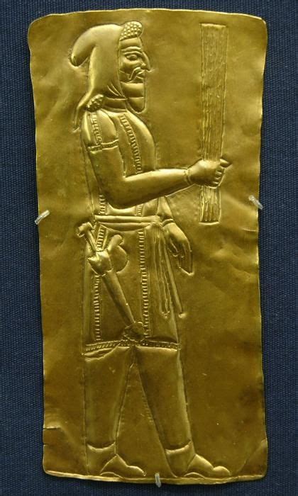 4th 5th C Bce Achaemenid Persian Empire Gold Plaque Of A Magian
