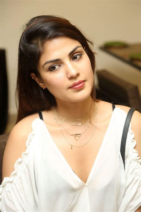 Actress Rhea Chakraborty Hot And Spicy Unseen Pics Actress Doodles