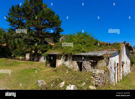 Old Abandoned Farmhouse In Ruins Stock Photo Alamy