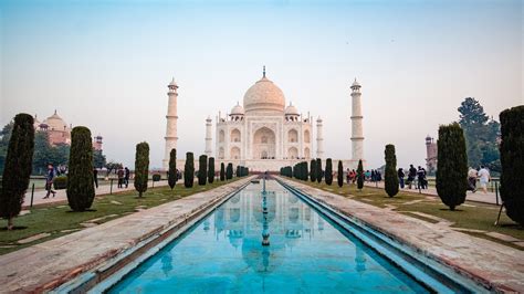 4k Architecture Taj Mahal With Flowers