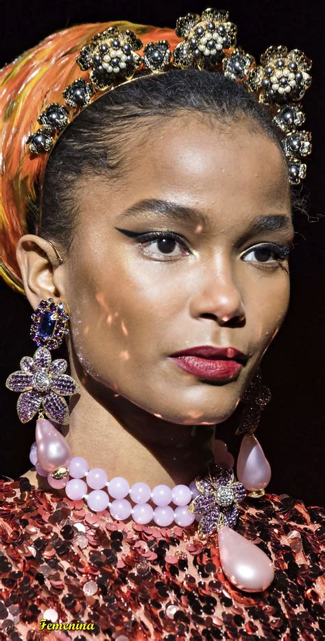 dolce and gabbana fall winter 2019 20 rtw details jewelry winter jewelry trends fall jewelry