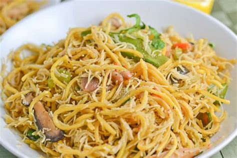 how to cook pancit miki a filipino noodle dish delishably