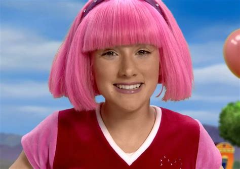 Julianna Rose Mauriello Quick Facts About The Actress Daily Hawker Lazy Town Pink Hair