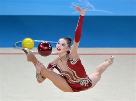 Buy the best and latest ginnastica ritmica cerchio on banggood.com offer the quality ginnastica ritmica cerchio on sale with worldwide free shipping. Foto Kiev, mondiali di ginnastica ritmica: le acrobazie ...