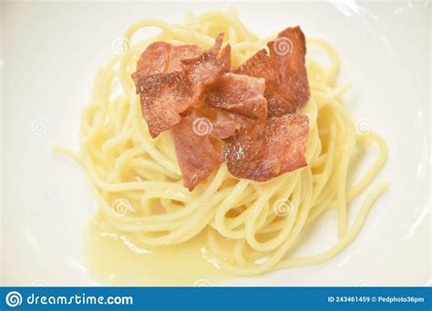 Spaghetti White Cream Sauce Topping Slice Fried Crispy Pork Bacon On